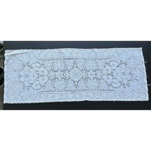 Vintage White Crochet Lace Table Runner Floral Pattern Rectangular 34x13